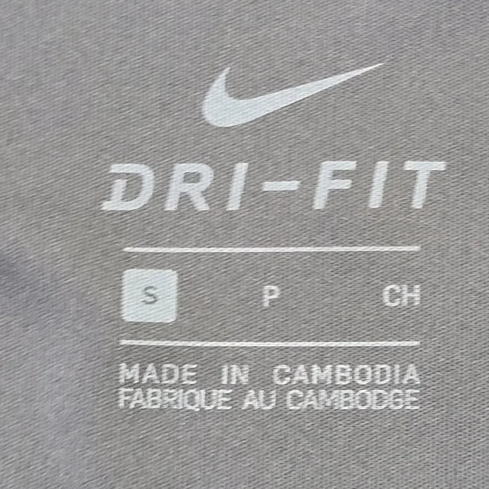 Nike Dri fit woman’s black lightweight active y-shirt size S